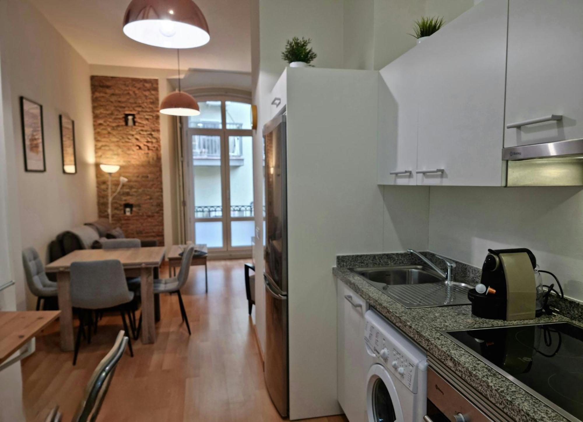 Rosa 2 Bedrooms In City Center Малага Екстериор снимка